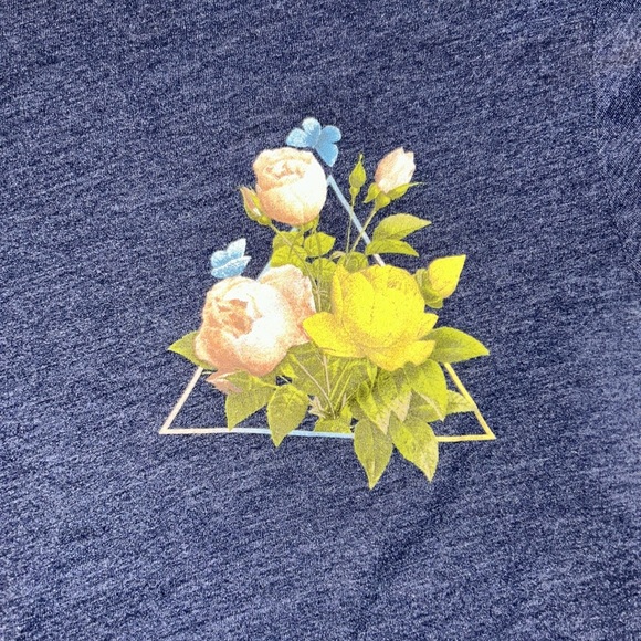 Floral Design Basic Tee - Picture 3 of 5